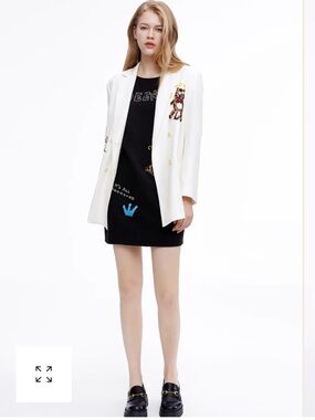 URLAZH White Sequined “Tiger Queen” Positive Messages Academia Boxy Blazer NWT S